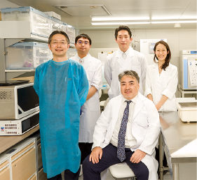 本社内に設けられたラボでは研究者が日夜開発に取り組む