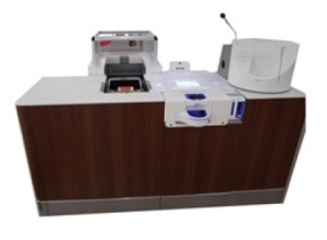 パナソニックが開発した「レジロボ」