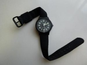 筆者撮影、カシオスタンダードクオーツメンズ腕時計MQ-71-1B