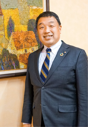 杉プラスチック工業社長　本村和也（もとむら・かずや）