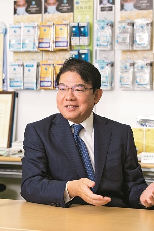 岡崎成実（DR.C医薬代表取締役）