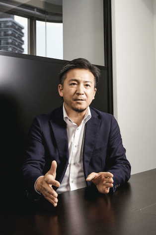 インダストリアル・エックス　代表取締役　八子知礼（やこ・とものり）