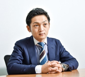 桝村健右氏