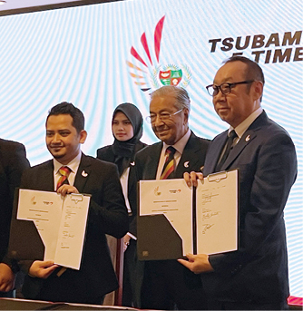 マレーシアへEV、エネルギー技術を提供することで合意（マハティール元首相と。2023年10月）