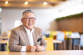 関通ホールディングス会長　達城久裕