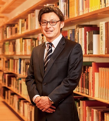 学校法人明泉学園常務理事　百瀬義貴（ももせ・よしたか）