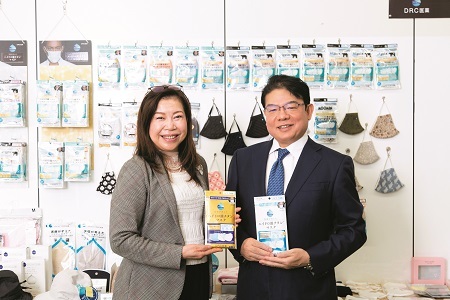 佐藤有美と岡崎成実（DR.C医薬代表取締役）