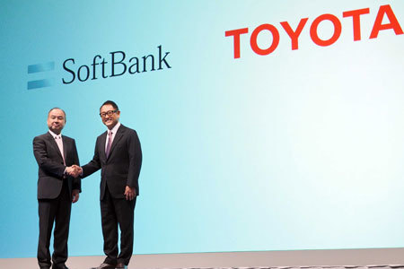 孫正義ソフトバンク社長、豊田章男トヨタ自動車社長