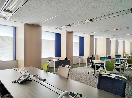 採光ブラインド「アカリナ」を導入したオフィス