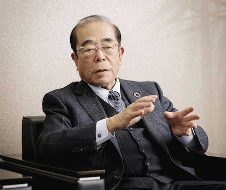 チャーム・ケア・コーポレーション 会長兼社長　下村隆彦