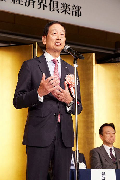 昨年の経済界大賞受賞の魚谷雅彦 資生堂会長CEOも祝辞に駆け付けた