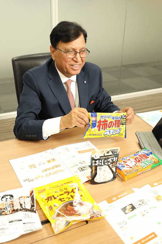 ジュネジャ レカ ラジュ　亀田製菓