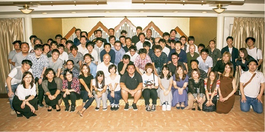 キックオフには多数の社員が参加