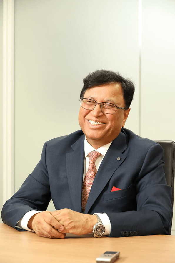 ジュネジャ レカ ラジュ　亀田製菓