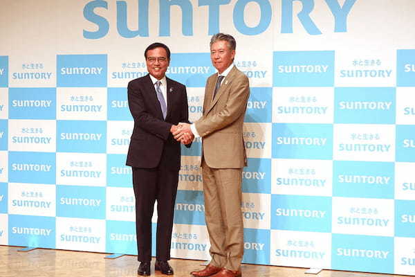サントリー社長交代