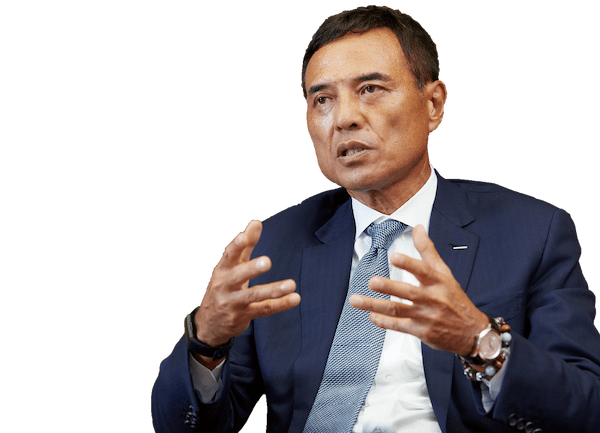 サントリーホールディングス　社長　新浪剛史