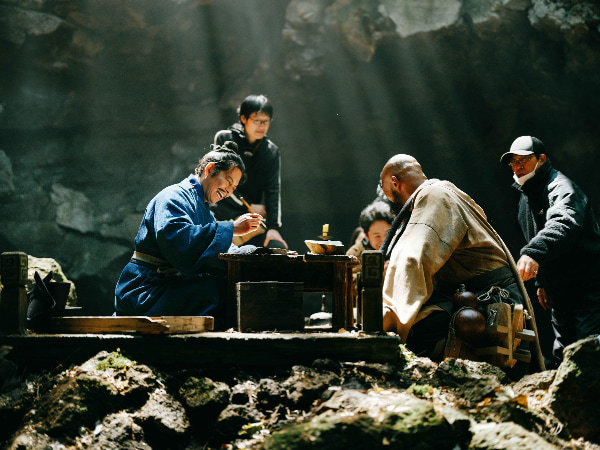 「北⽅謙三 ⽔滸伝」撮影現場