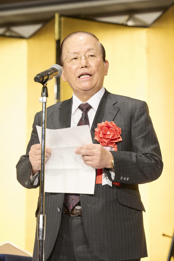 経済界大賞の講評を述べる武藤敏郎　大和総研名誉理事
