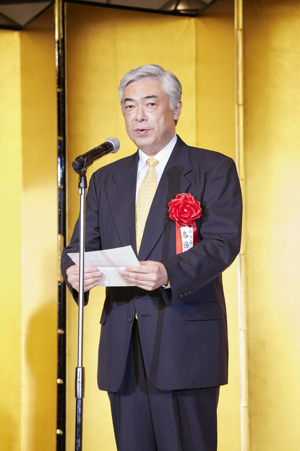 経済界GoldenPitch２０２２の講評を述べる審査員長の各務茂夫 東京大学大学院工学系研究科技術経営戦略学専攻教授